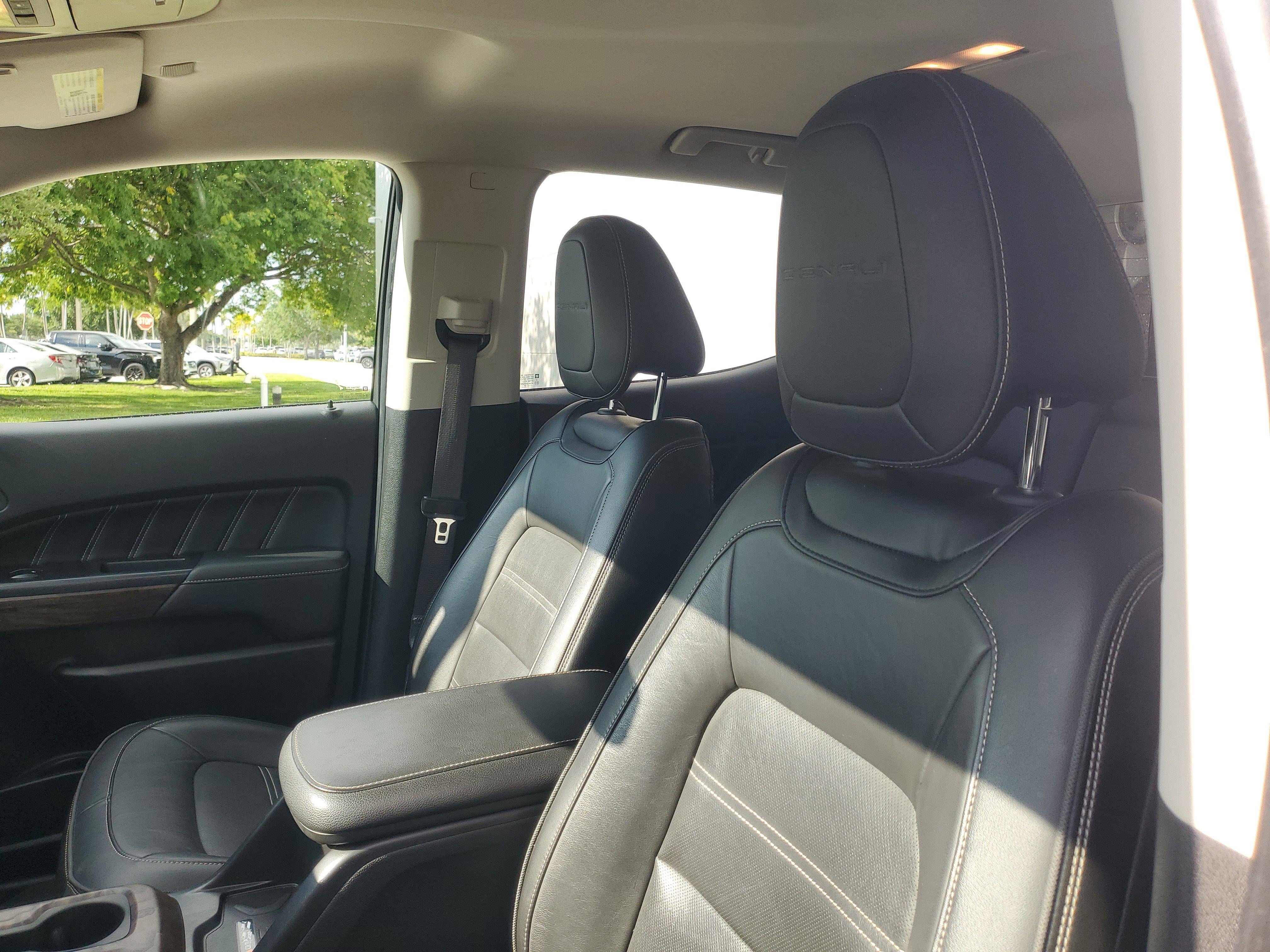 Used 2021 GMC Canyon Denali RWD image 16