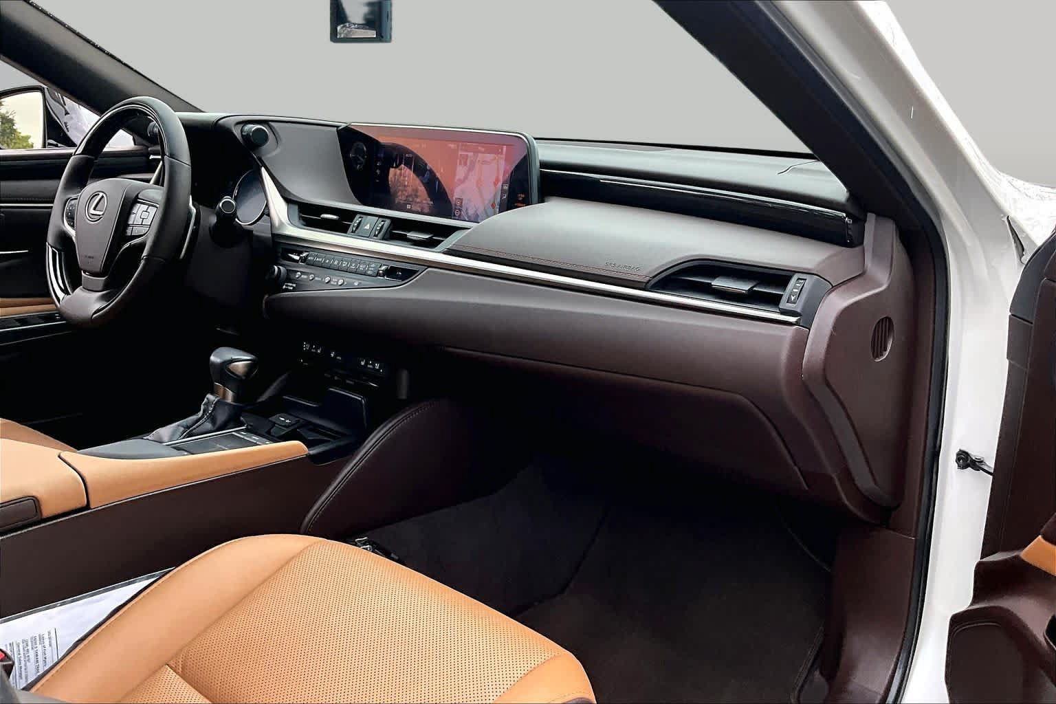 Used 2019 Lexus ES 300h w/ Premium Package FWD image 18