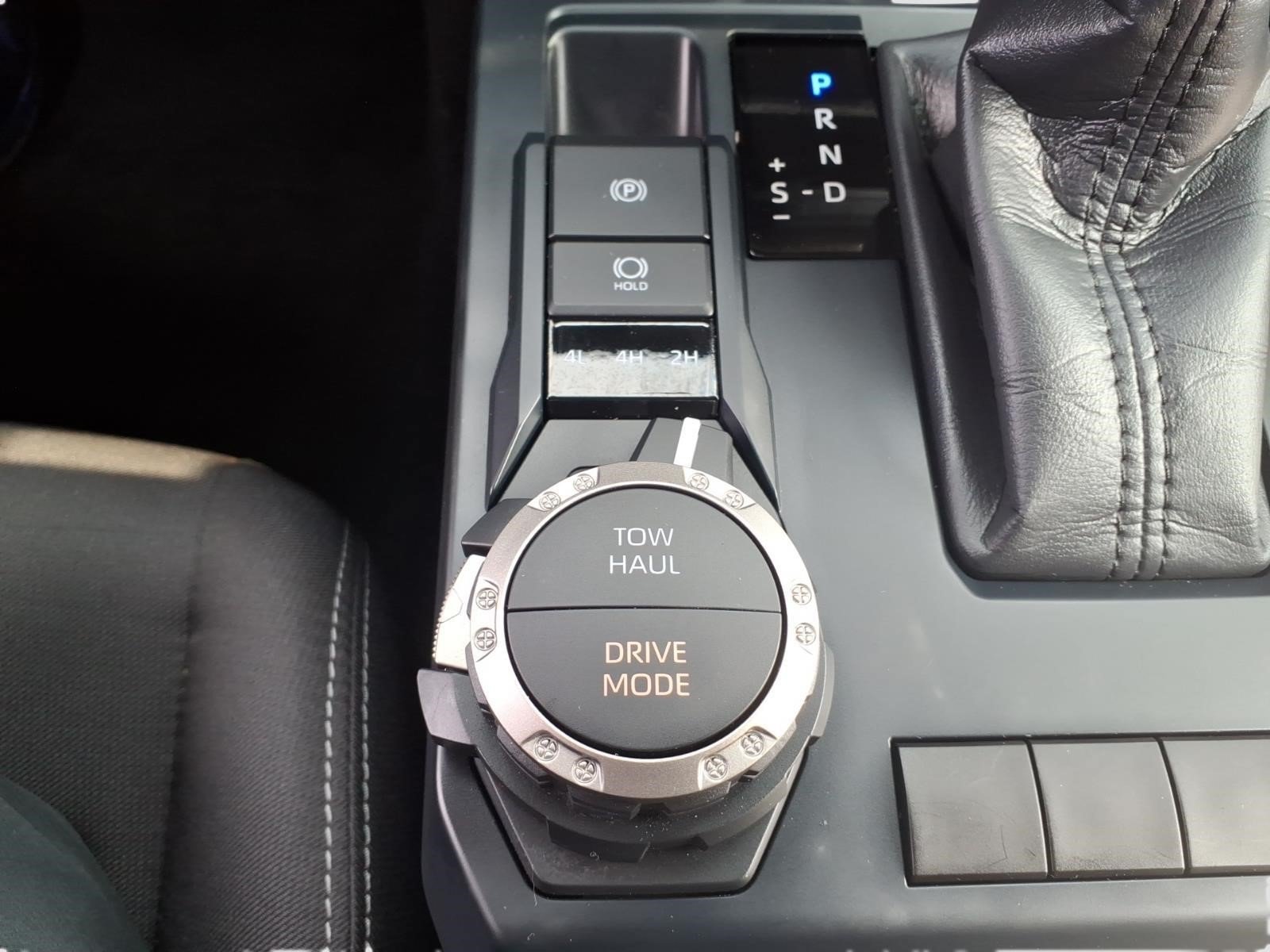 Used 2025 Toyota Tacoma TRD Sport AWD/4WD image 19