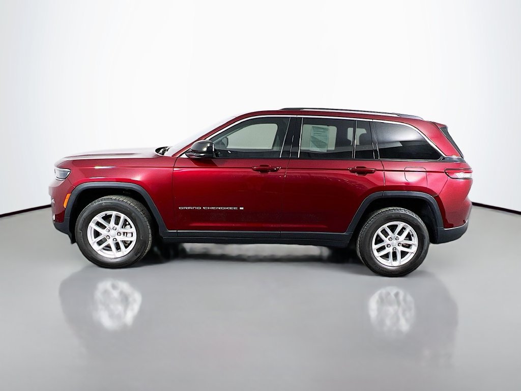 Used 2024 Jeep Grand Cherokee Laredo X AWD/4WD image 4