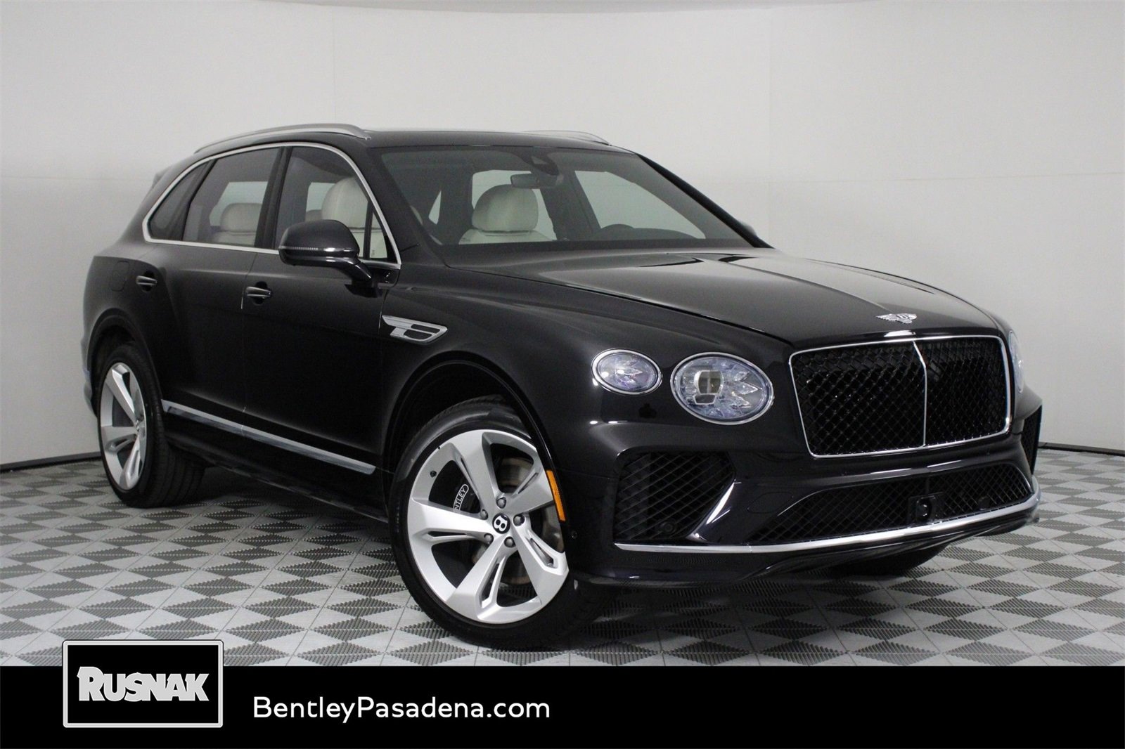 New 2025 Bentley Bentayga image 1