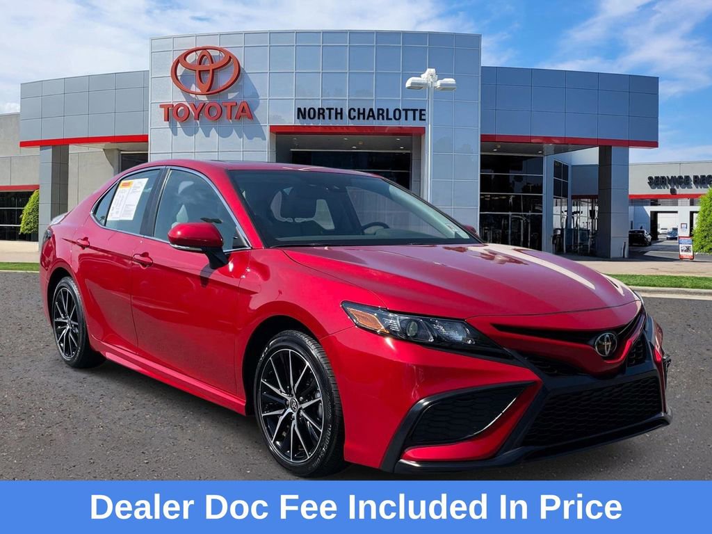Used 2024 Toyota Camry SE w/ Convenience Package FWD image 1