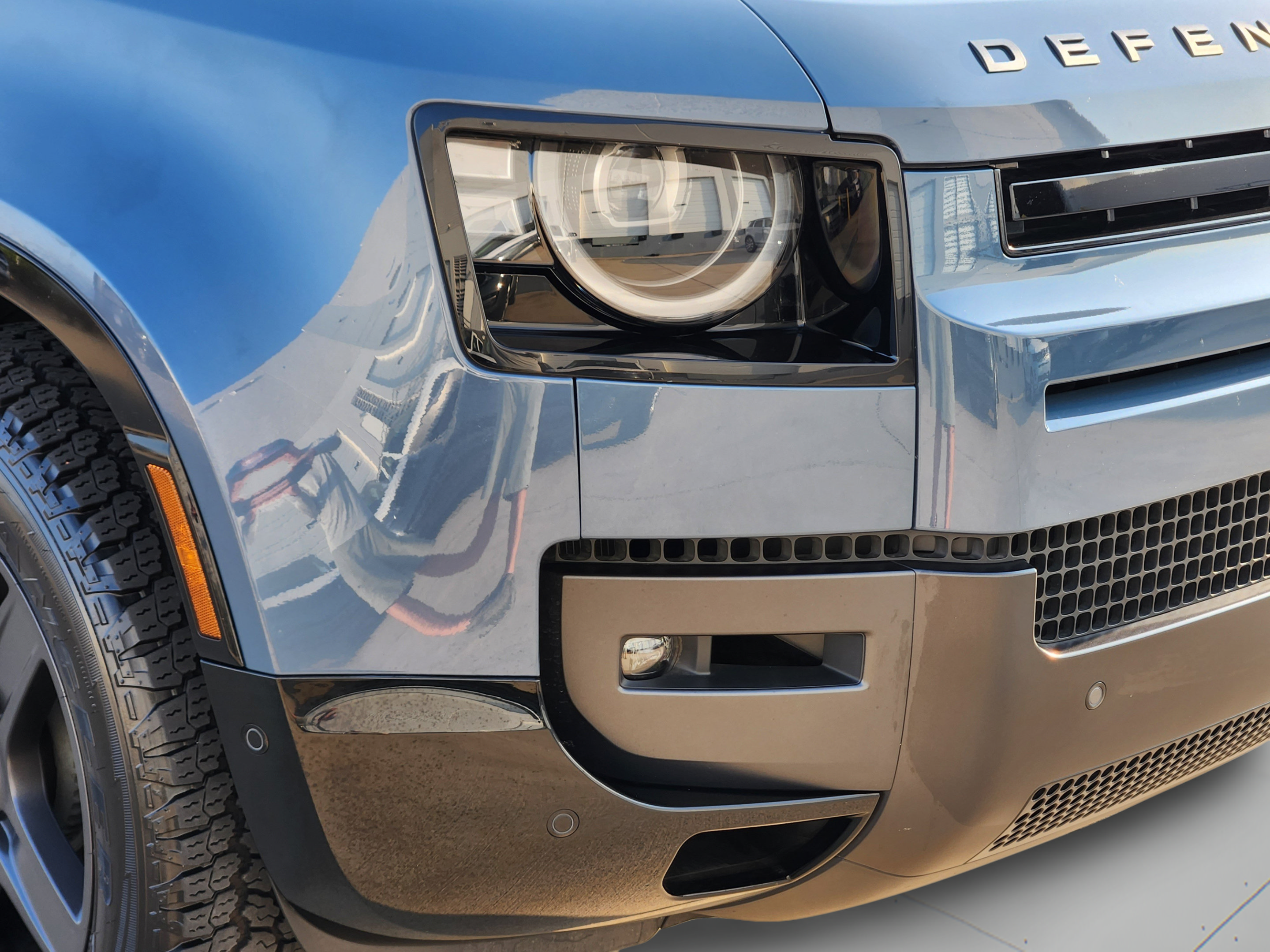 Certified 2026 Land Rover Defender 110 X-Dynamic SE AWD/4WD image 30