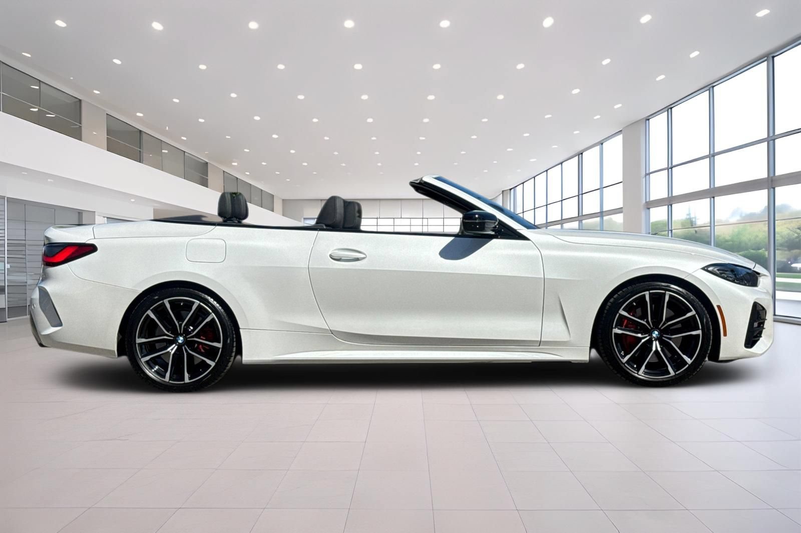 Used 2023 BMW 430i Convertible w/ M Sport Package RWD image 3