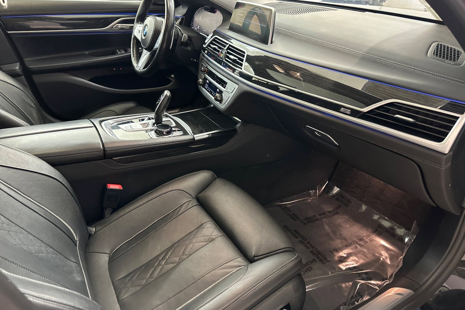 Used 2022 BMW 750i xDrive w/ Executive Package image 33