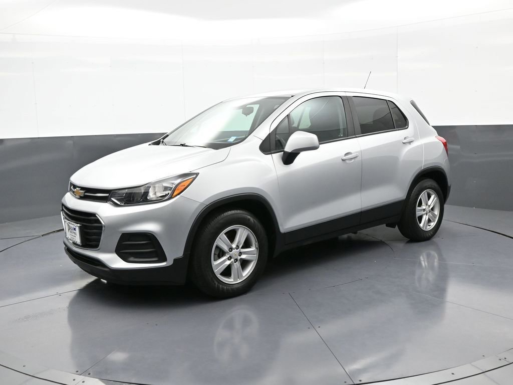 Used 2020 Chevrolet Trax LS w/ Tint and Cruise Package FWD image 10