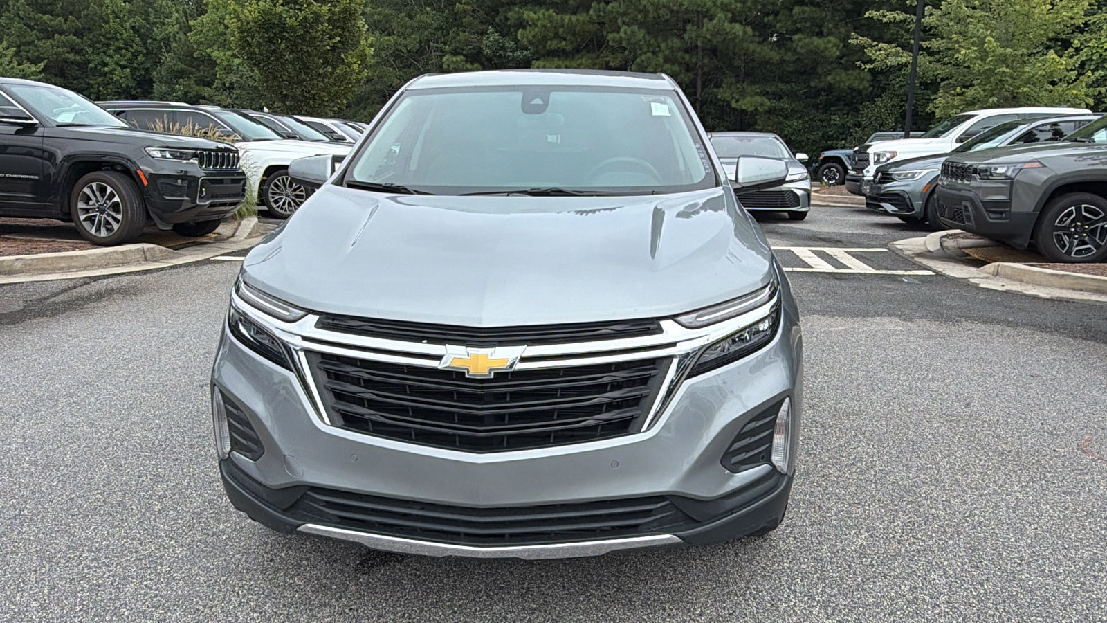 Used 2024 Chevrolet Equinox LT AWD/4WD image 3