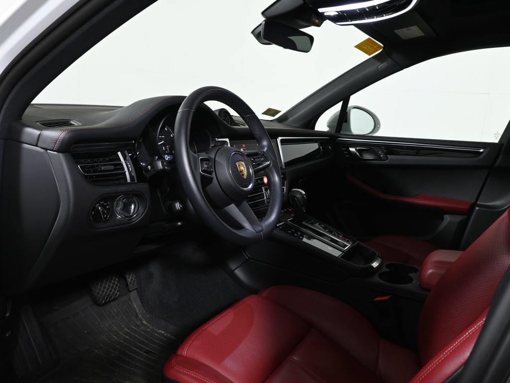 Used 2024 Porsche Macan AWD/4WD image 4