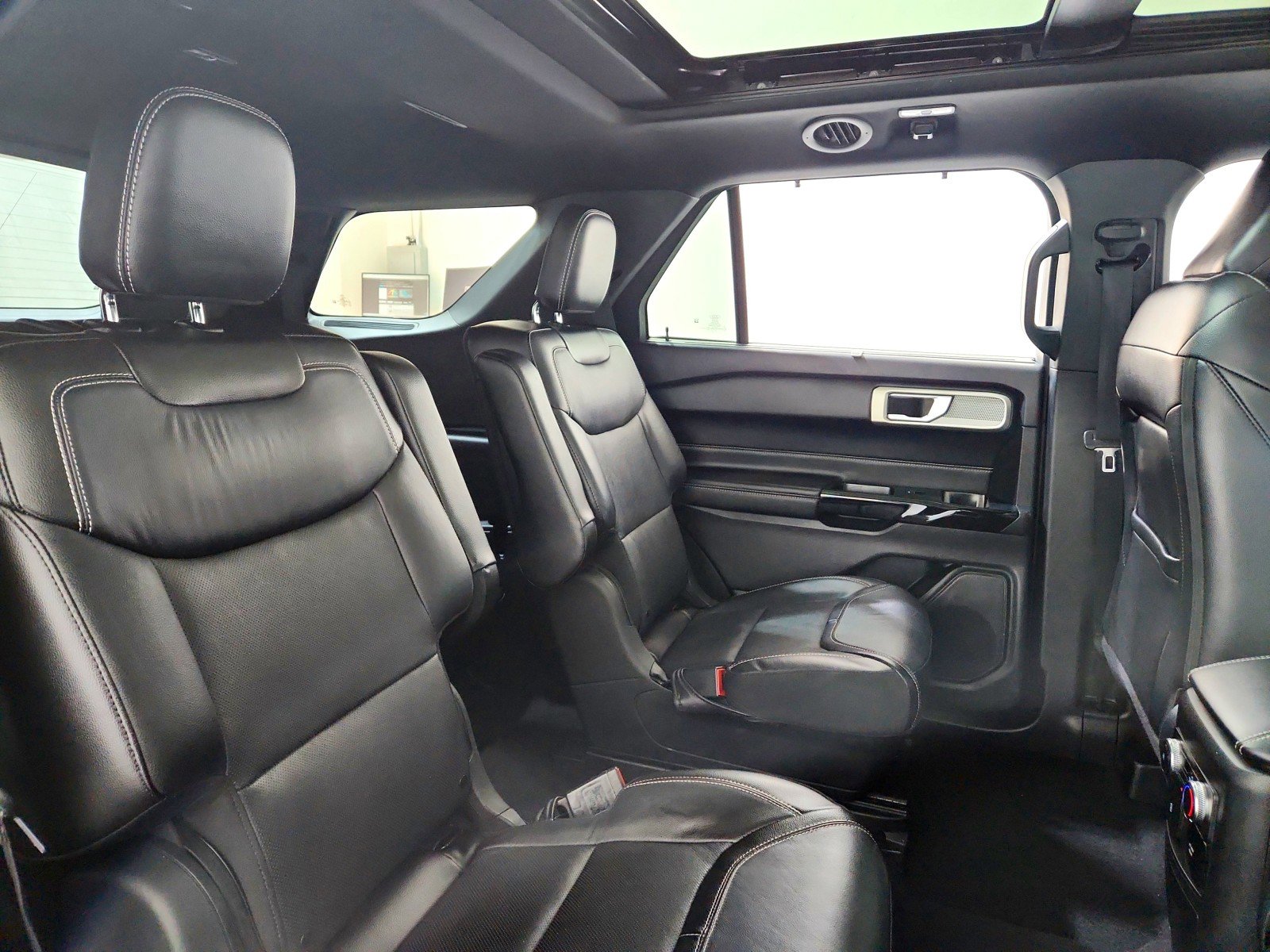 Used 2022 Ford Explorer ST w/ Equipment Group 401A image 21