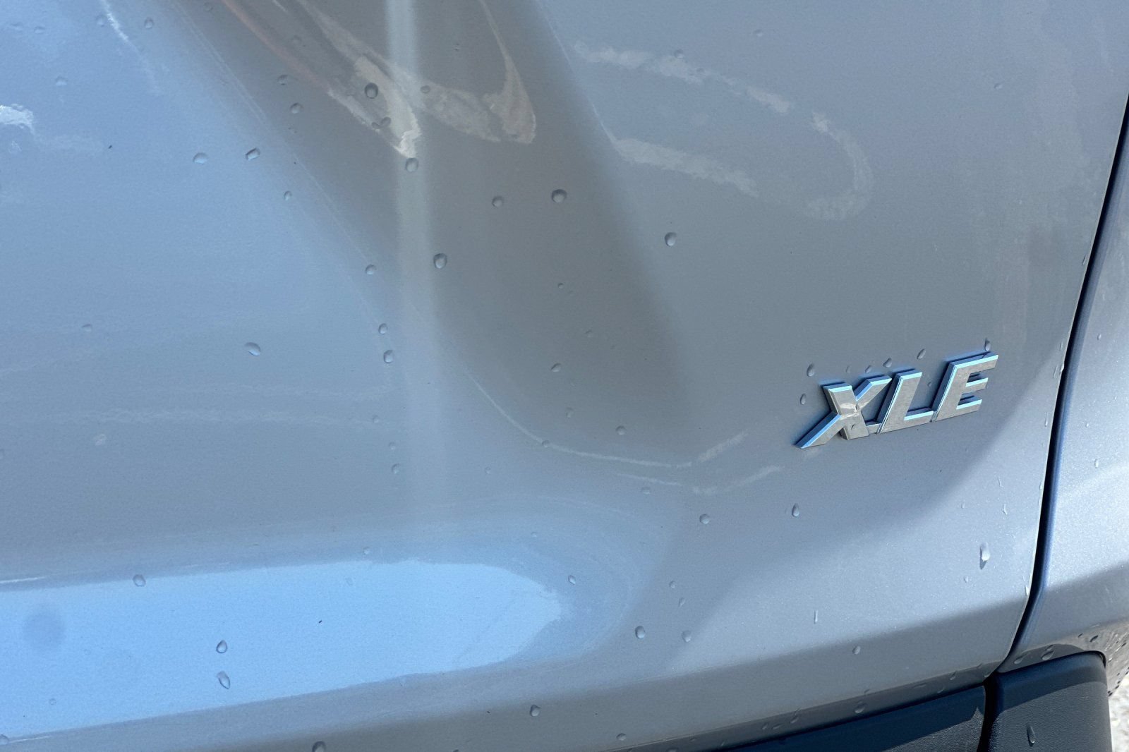 Used 2025 Toyota RAV4 XLE FWD image 49
