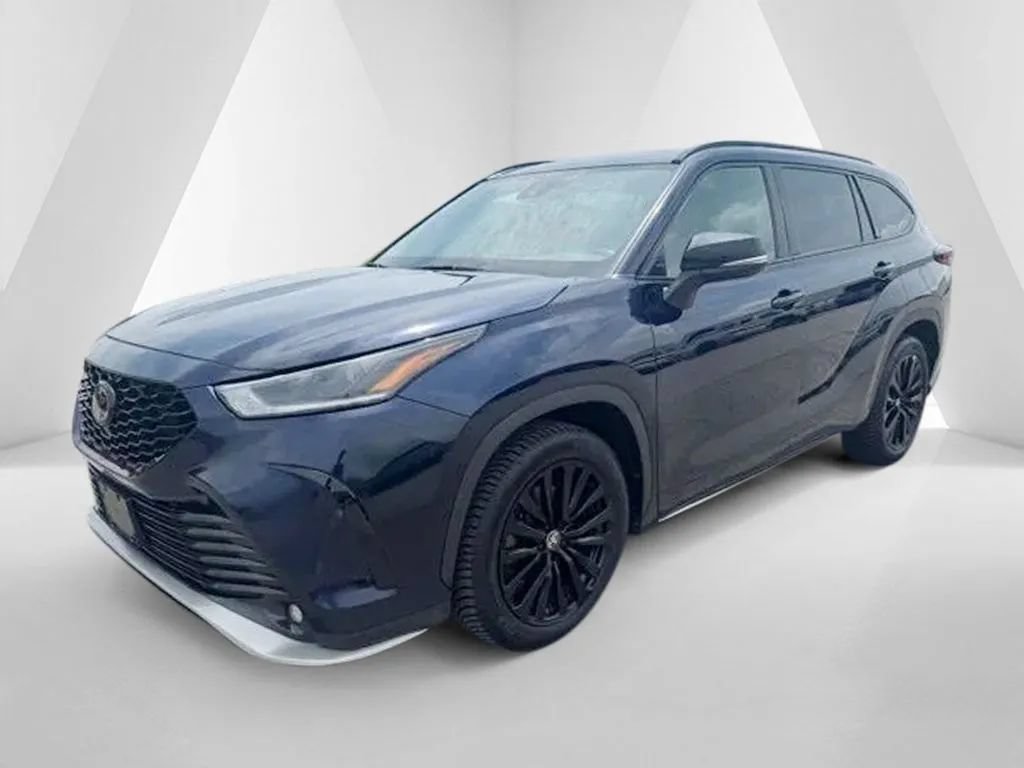 Used 2024 Toyota Highlander XSE AWD/4WD image 3