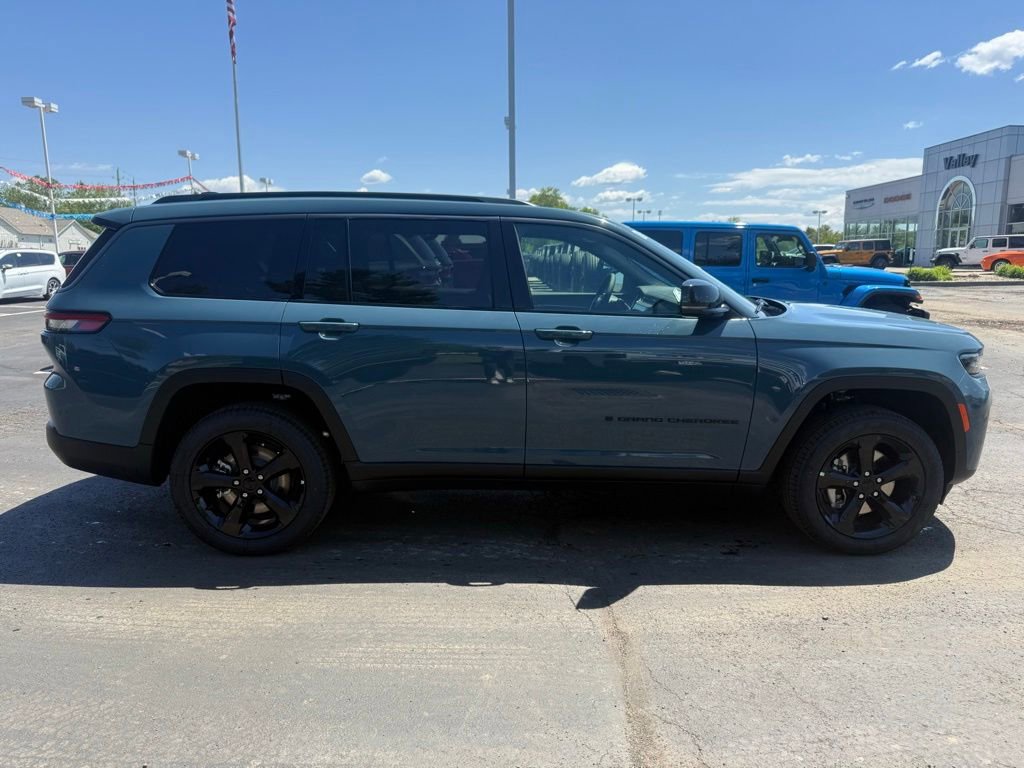 New 2026 Jeep Grand Cherokee L Limited AWD/4WD image 2