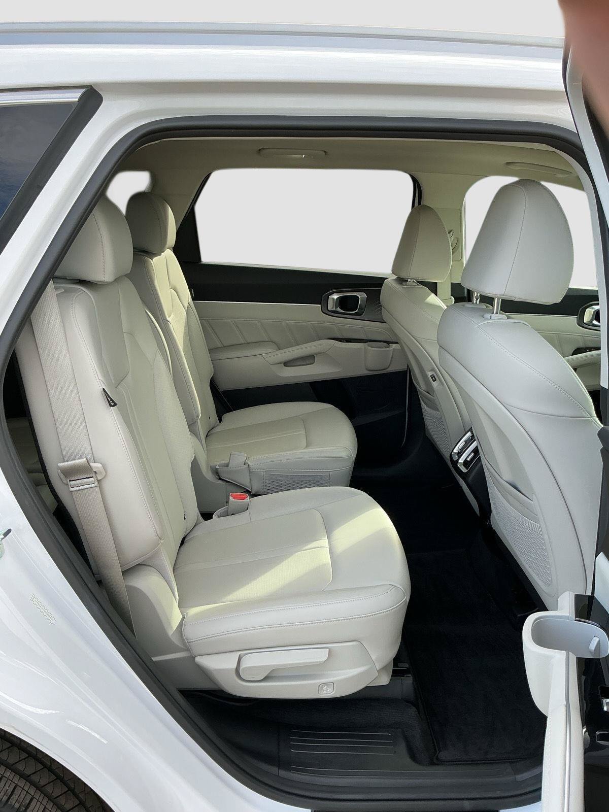 Used 2025 Kia Sorento SX FWD image 24