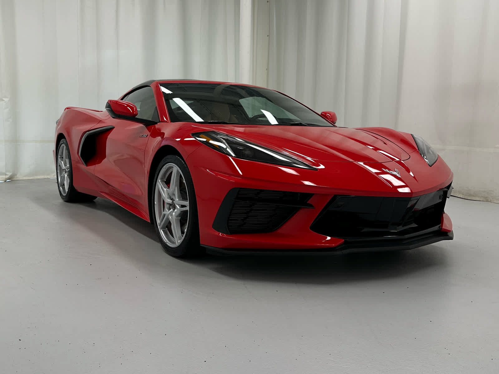 Used 2021 Chevrolet Corvette Stingray Premium Cpe w/ Z51 Performance Package RWD image 2