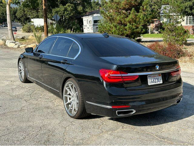 Used 2017 BMW 740i image 5