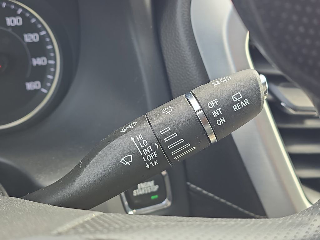 Used 2023 GMC Acadia SLE image 21