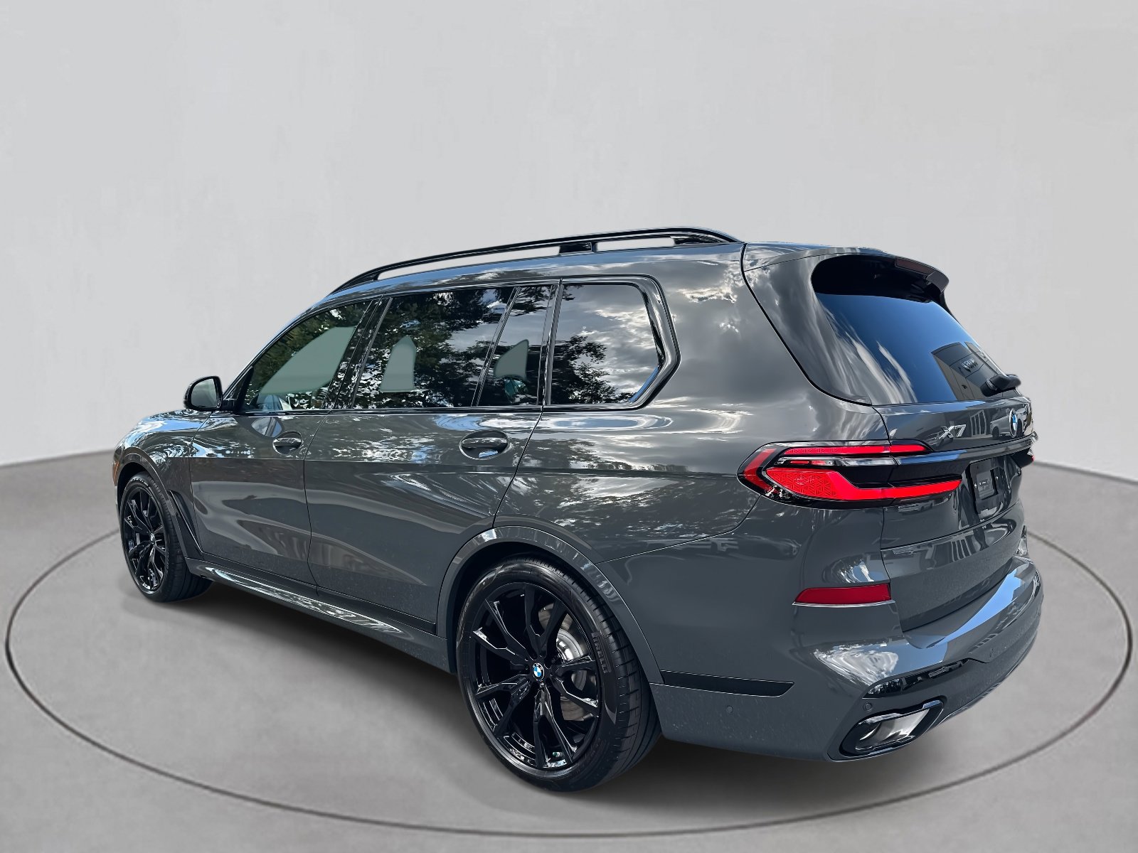 New 2026 BMW X7 xDrive40i w/ M Sport Package image 3