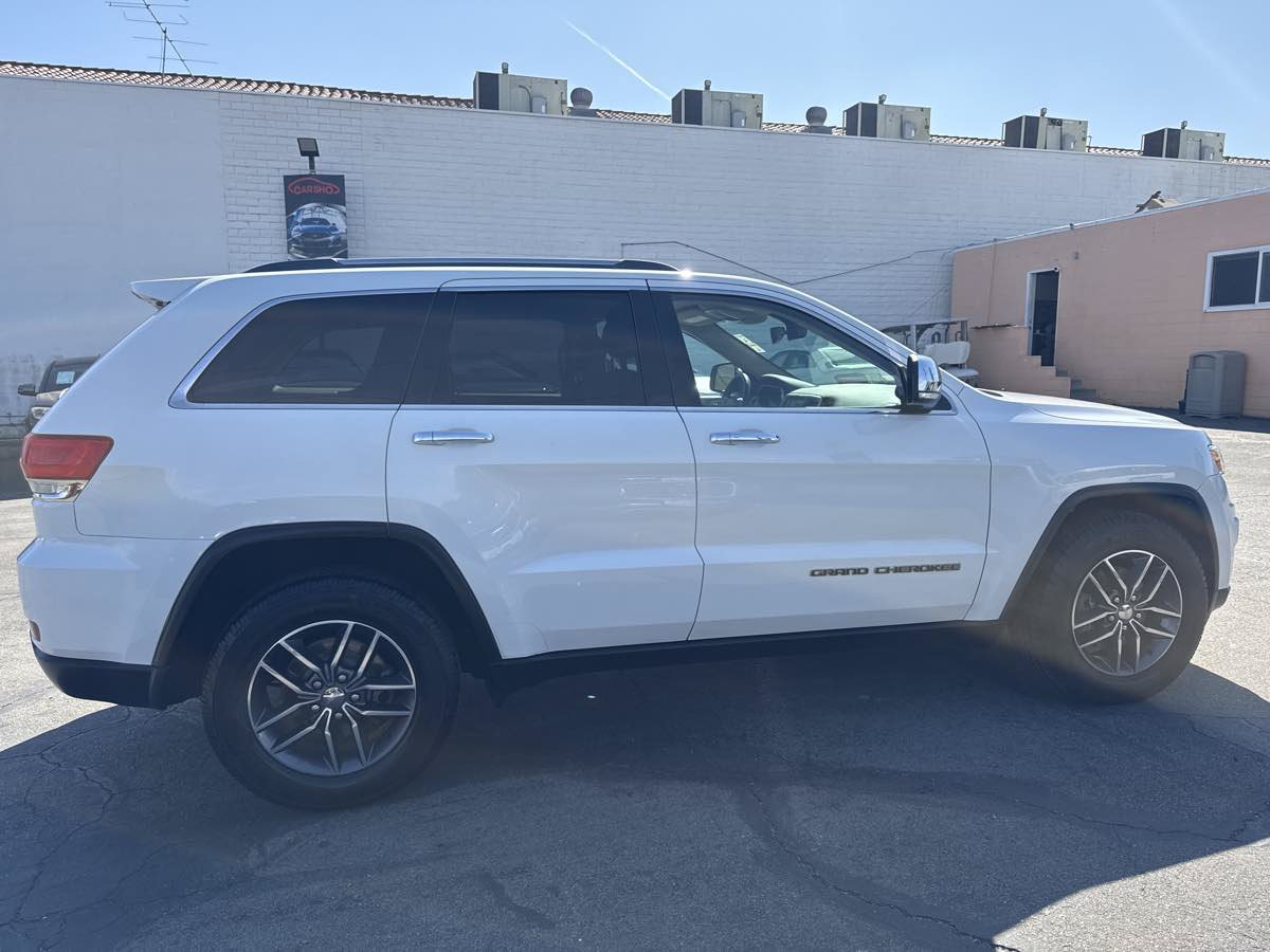 Used 2017 Jeep Grand Cherokee Limited RWD image 8