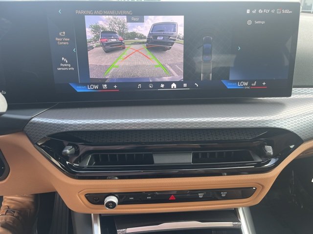 New 2025 BMW 330i xDrive Sedan w/ Convenience Package AWD/4WD image 15