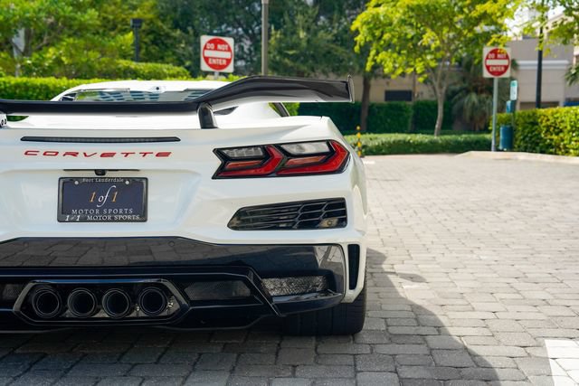 Used 2024 Chevrolet Corvette Z06 w/ Z07 Performance Package RWD image 26