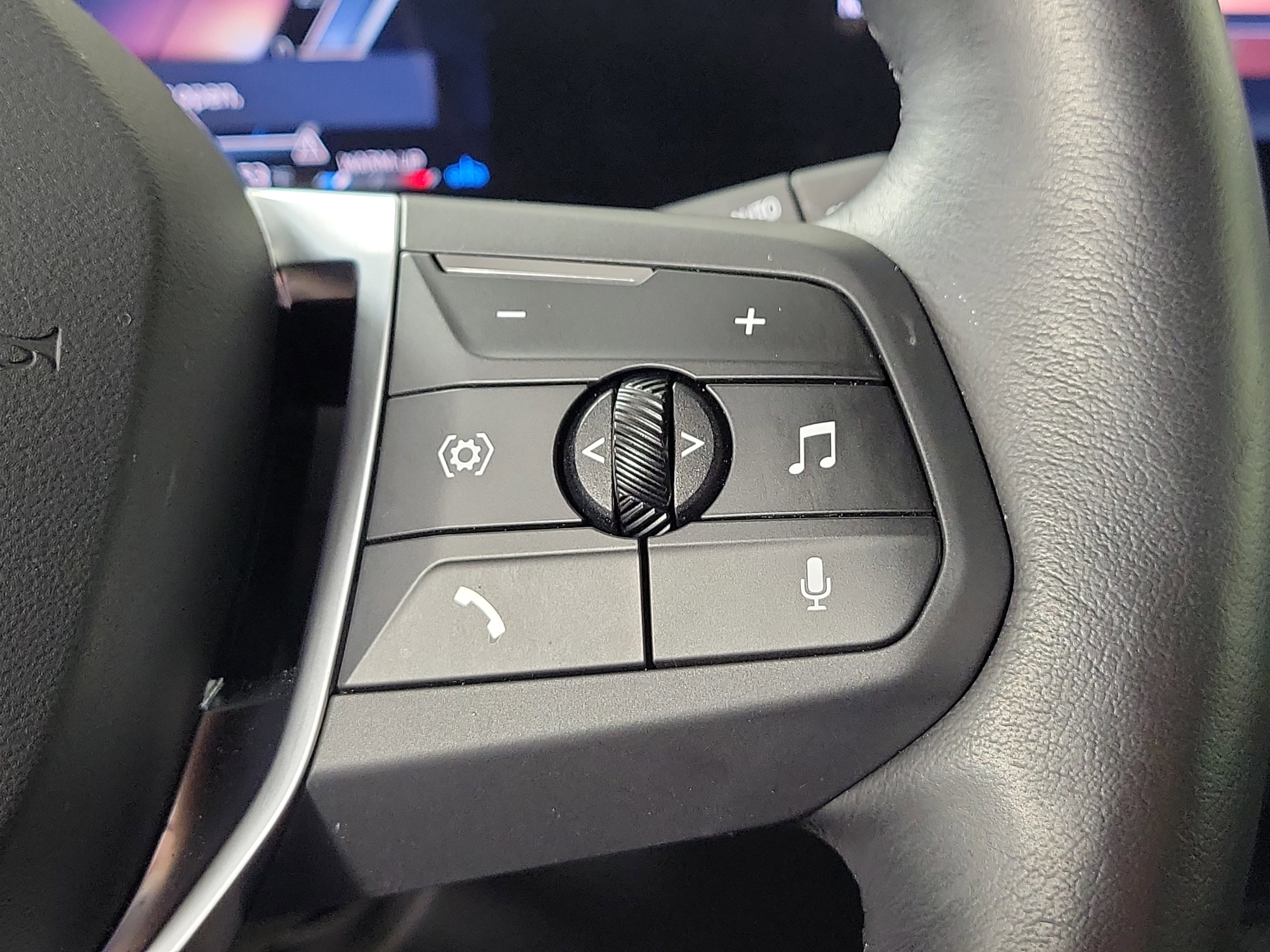 Certified 2025 BMW X1 xDrive28i w/ Technology Package image 14