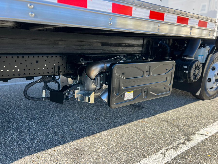 Used 2024 Isuzu NPR image 36