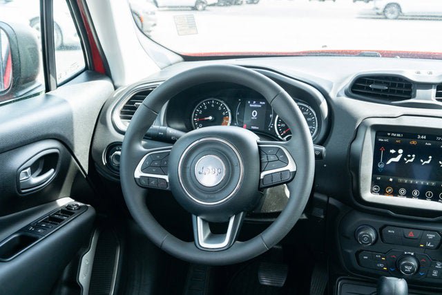 Used 2023 Jeep Renegade Latitude AWD/4WD image 29