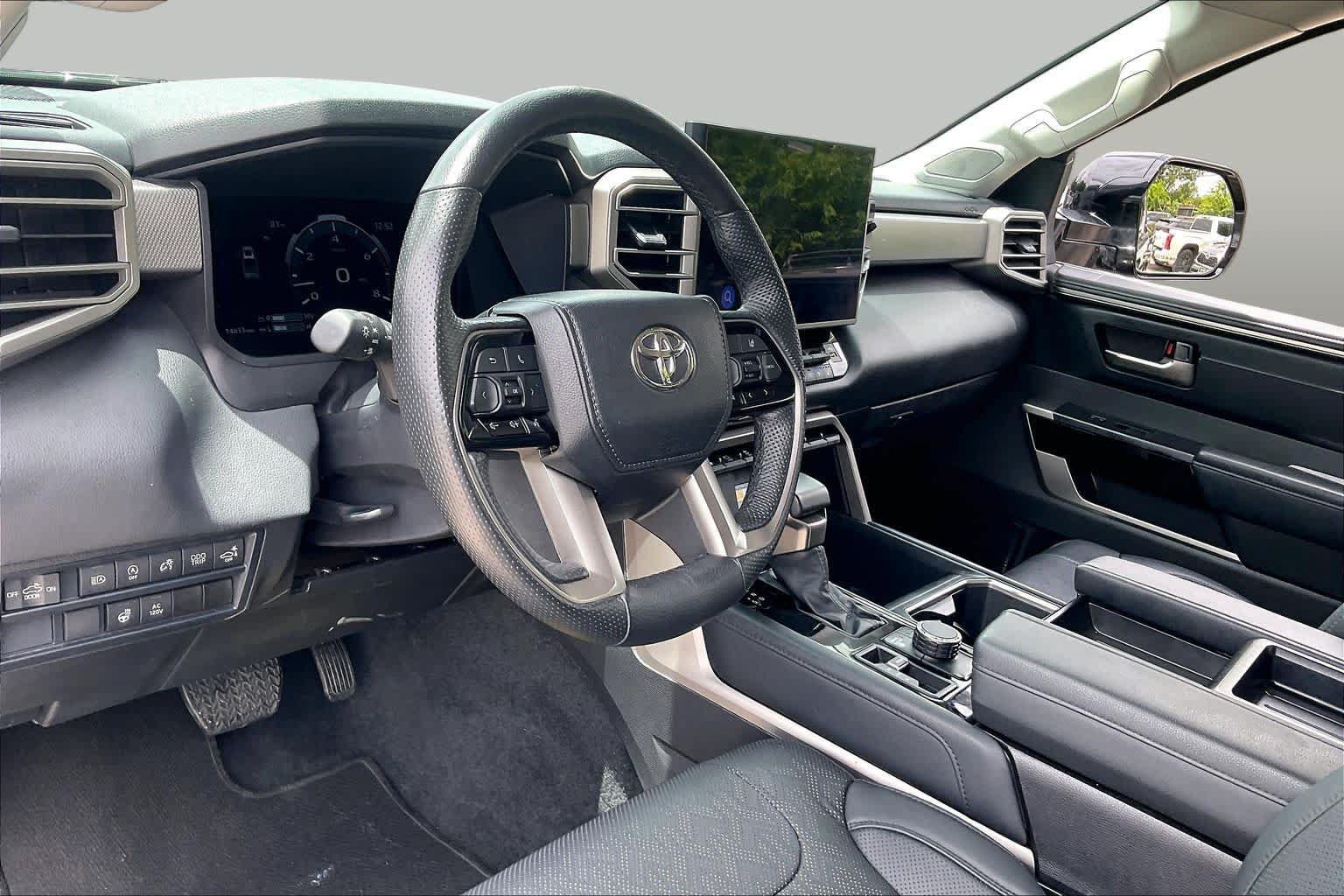 Used 2024 Toyota Tundra Limited AWD/4WD image 17