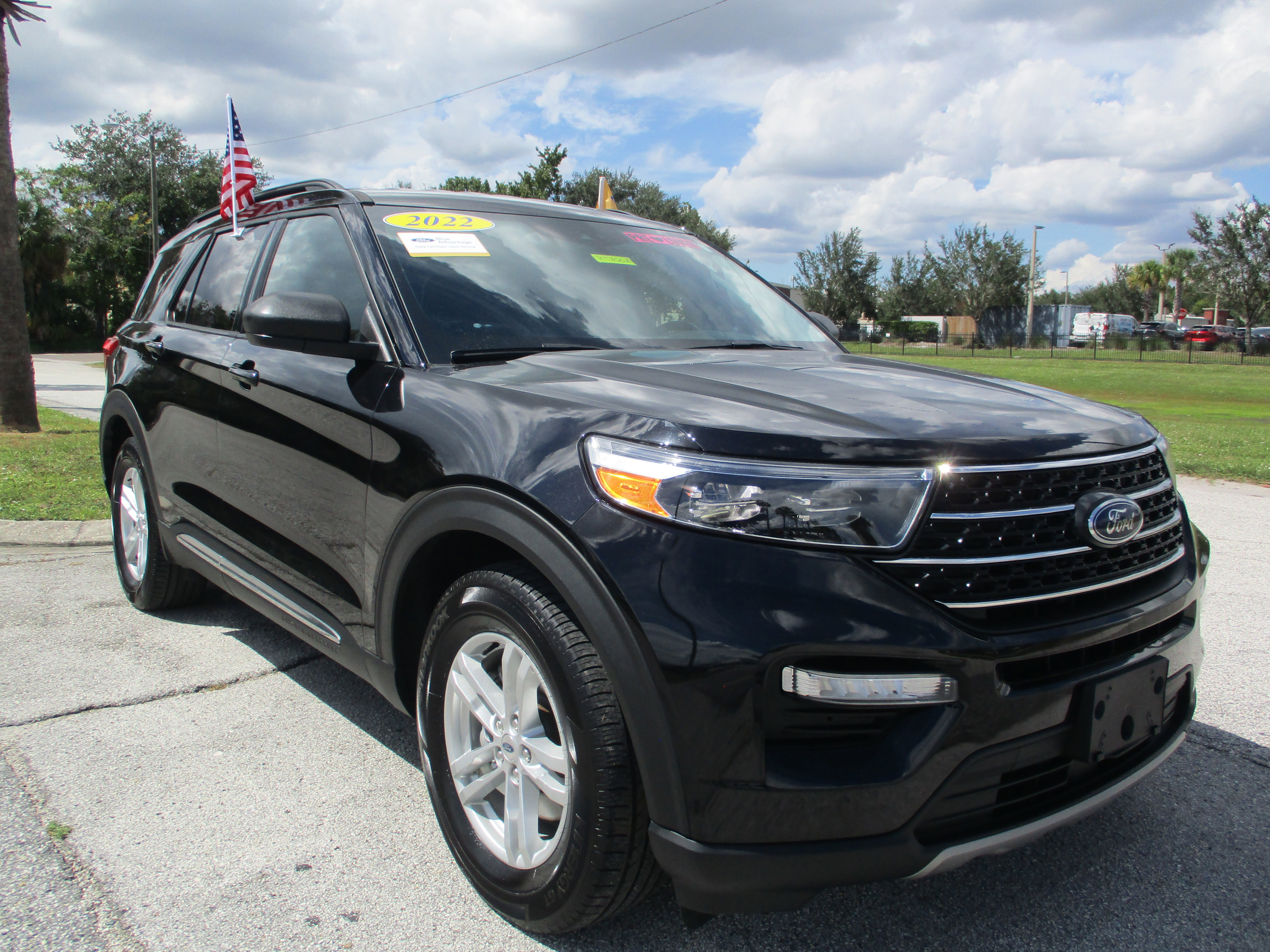 Certified 2022 Ford Explorer XLT w/ Equipment Group 202A