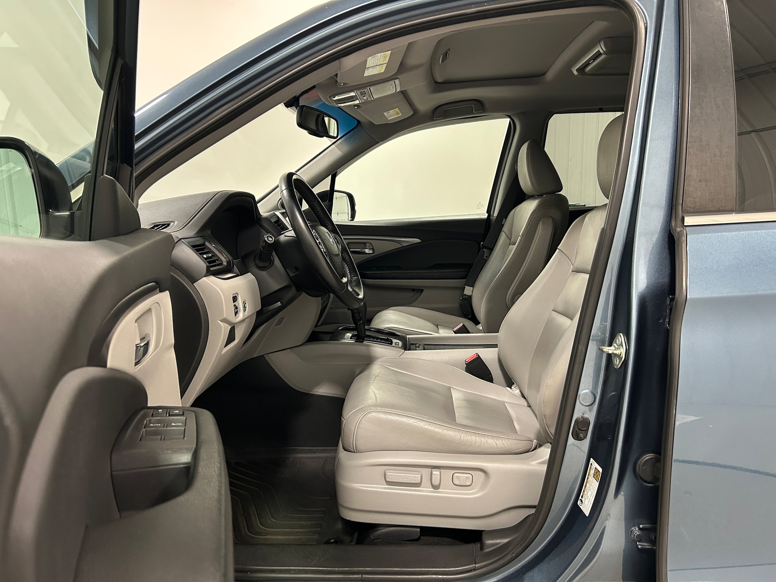 Used 2017 Honda Pilot EX-L image 4