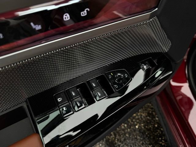 Certified 2023 BMW 760i xDrive w/ Executive Package image 14