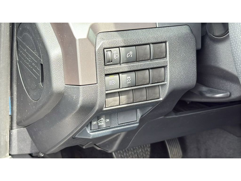 Certified 2025 Toyota Tacoma SR5 w/ SR5 Upgrade Package AWD/4WD image 14