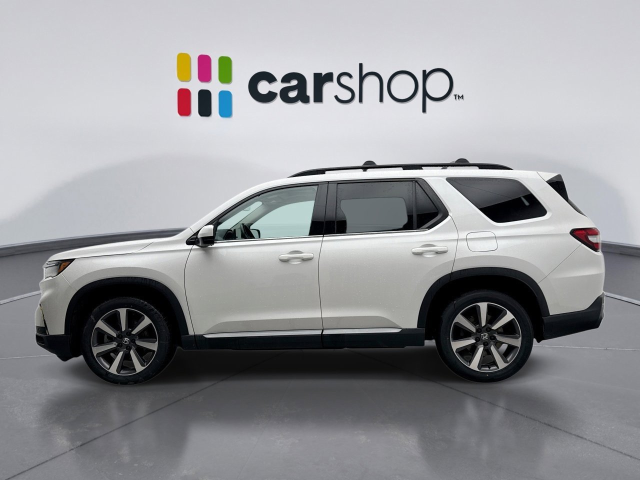 Used 2023 Honda Pilot Touring image 2