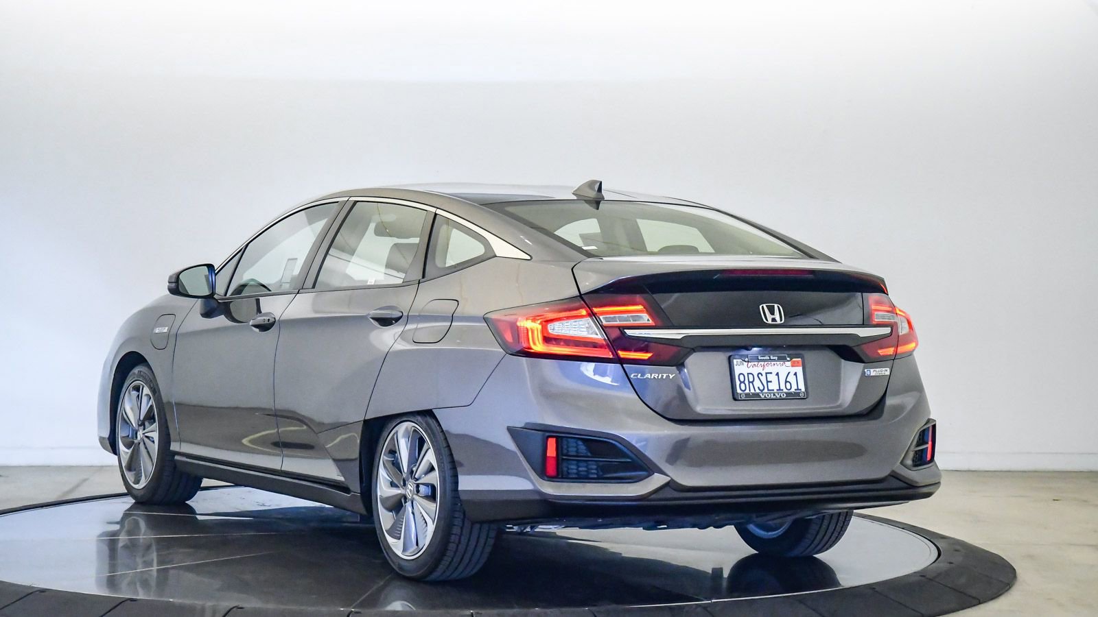 Used 2020 Honda Clarity Plug-In Hybrid image 2
