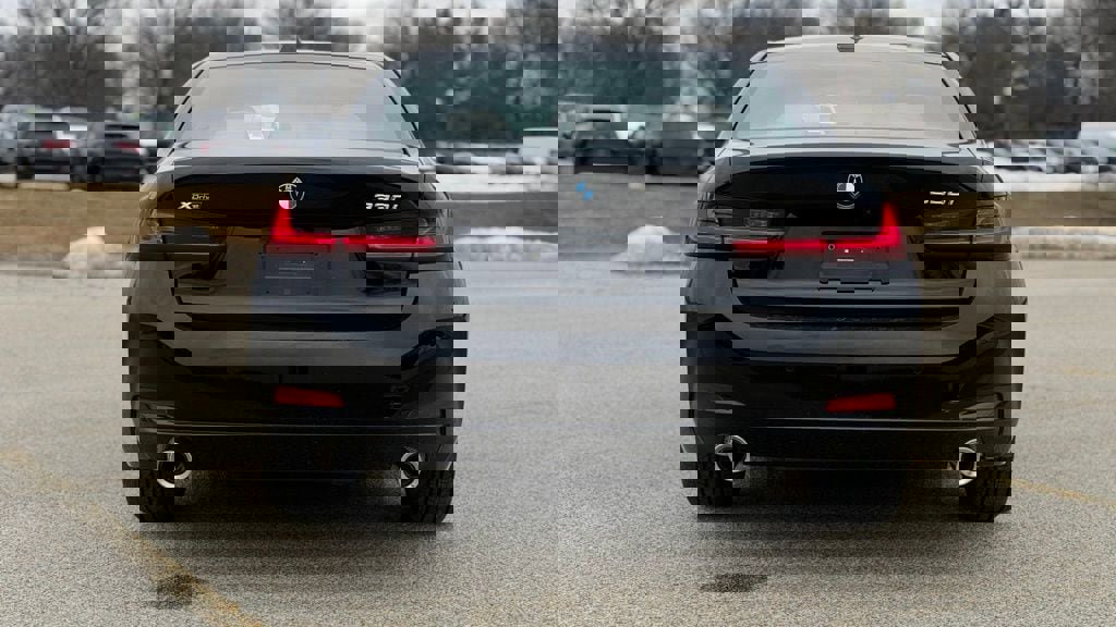 New 2026 BMW 330i xDrive Sedan w/ Convenience Package image 5