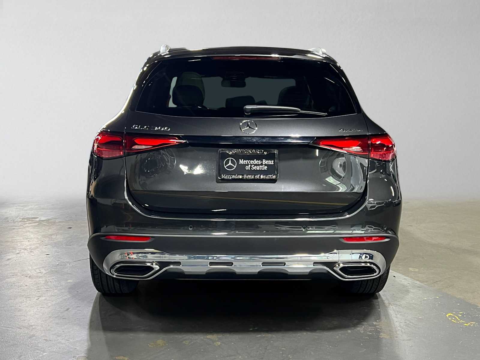 Used 2026 Mercedes-Benz GLC 300 4MATIC image 4