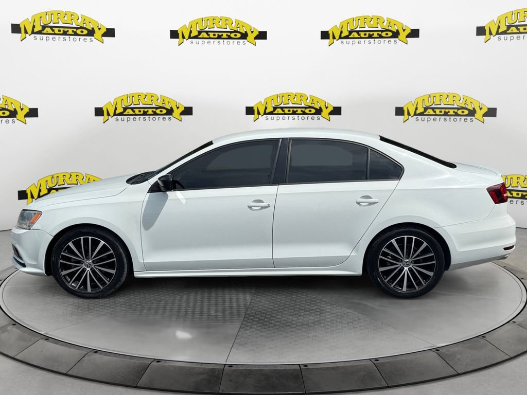 Used 2016 Volkswagen Jetta Sport FWD image 2