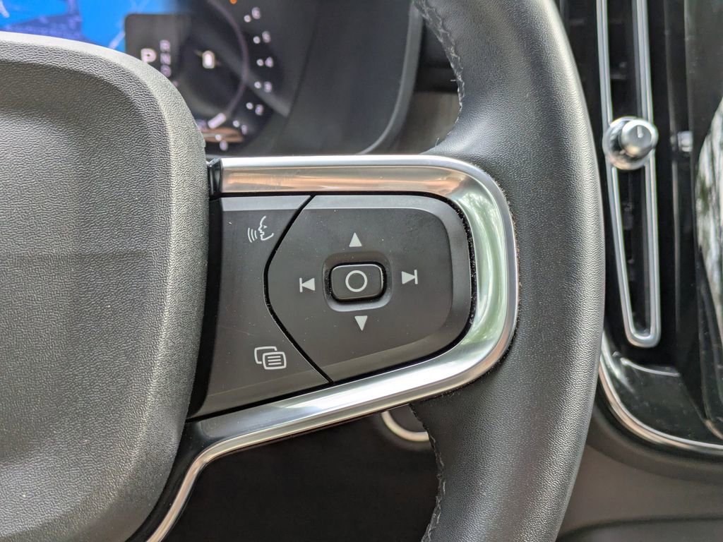 Certified 2023 Volvo XC40 B5 Ultimate w/ Climate Package AWD/4WD image 28