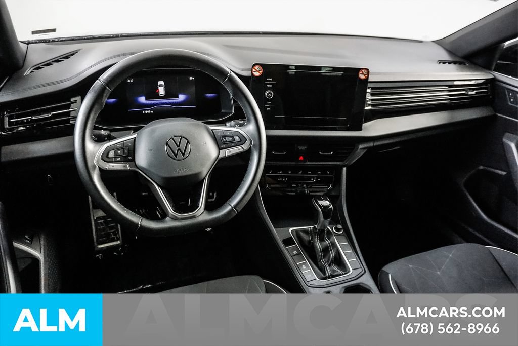 Used 2025 Volkswagen Jetta Sport FWD image 19