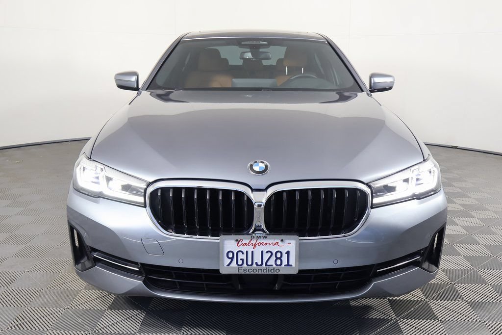 Used 2022 BMW 530i w/ Premium Package RWD image 2