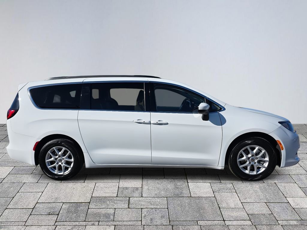 Used 2021 Chrysler Voyager Lxi image 8