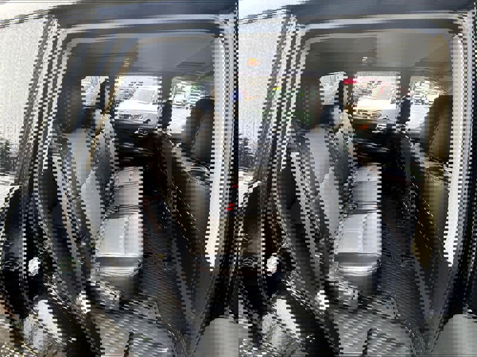 Used 2020 Nissan Pathfinder SL image 16