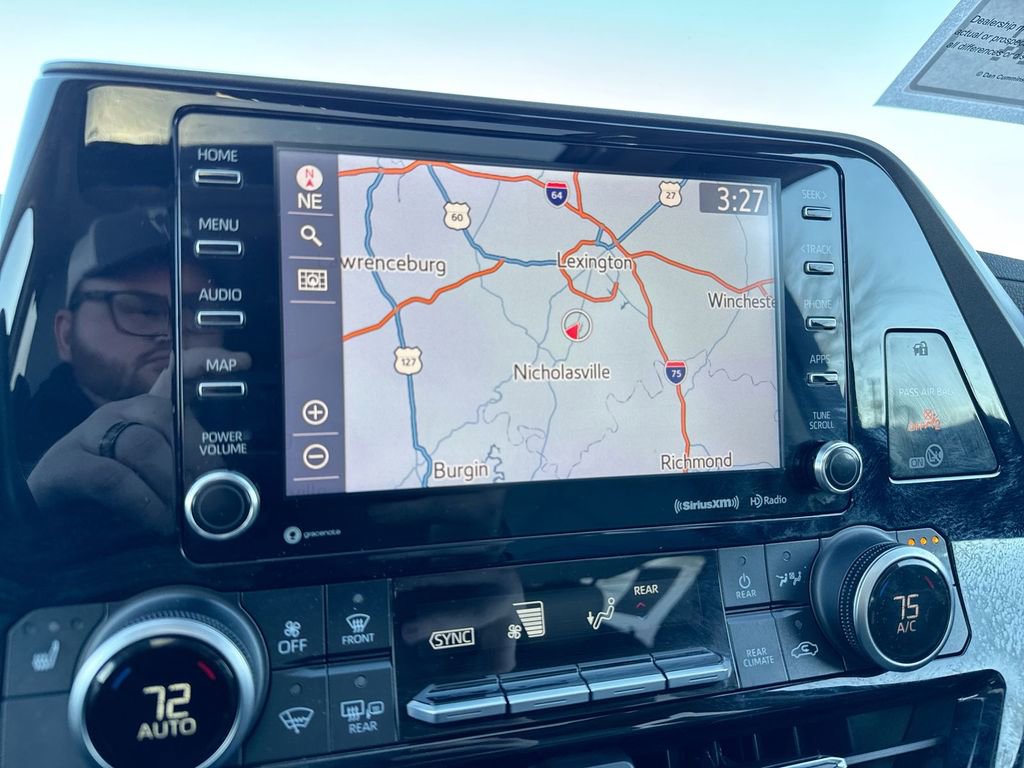 Used 2020 Toyota Highlander XLE image 15