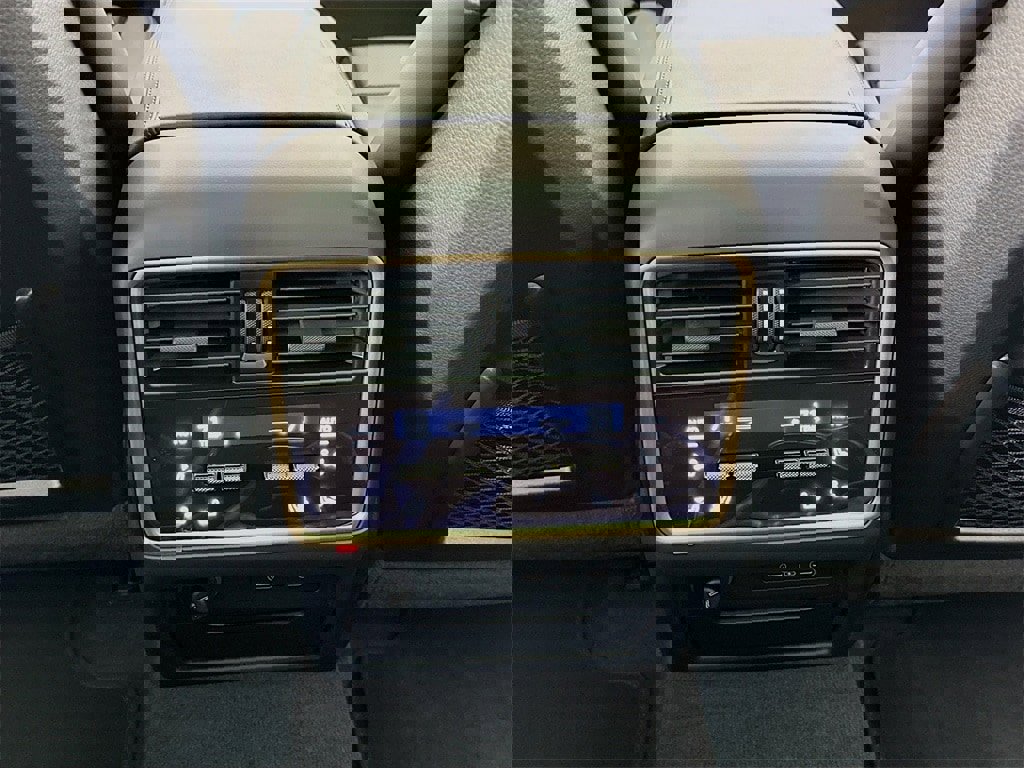 New 2026 Porsche Cayenne GTS image 26