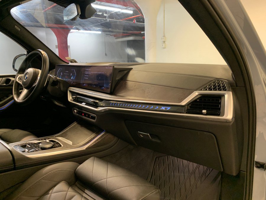 Used 2025 BMW X7 xDrive40i w/ M Sport Package AWD/4WD image 84
