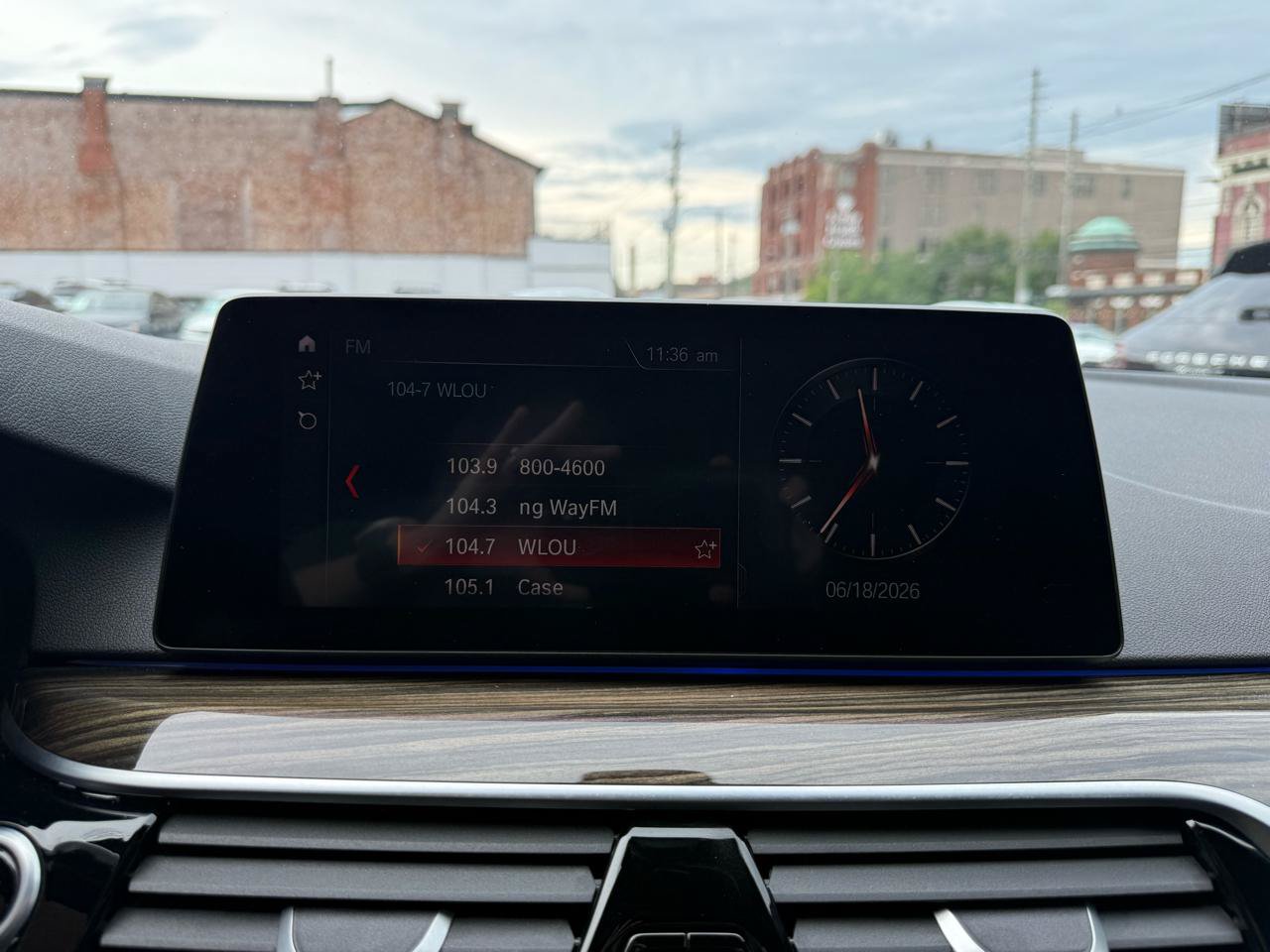 Used 2019 BMW 530e w/ Convenience Package RWD image 10