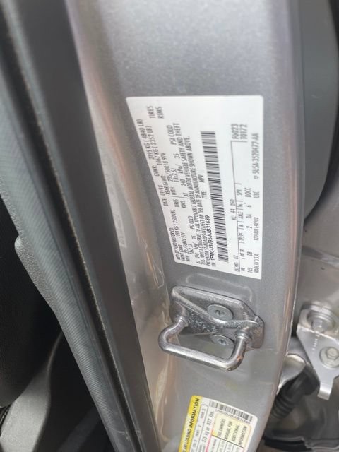 Used 2018 Ford Escape Titanium w/ Ford Safe & Smart Package AWD/4WD image 20