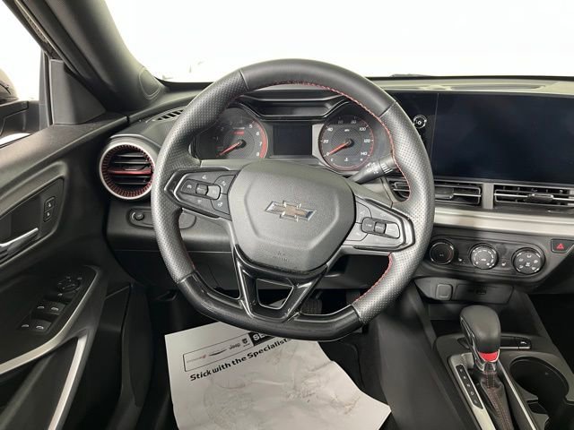 Used 2024 Chevrolet Trax RS FWD image 19