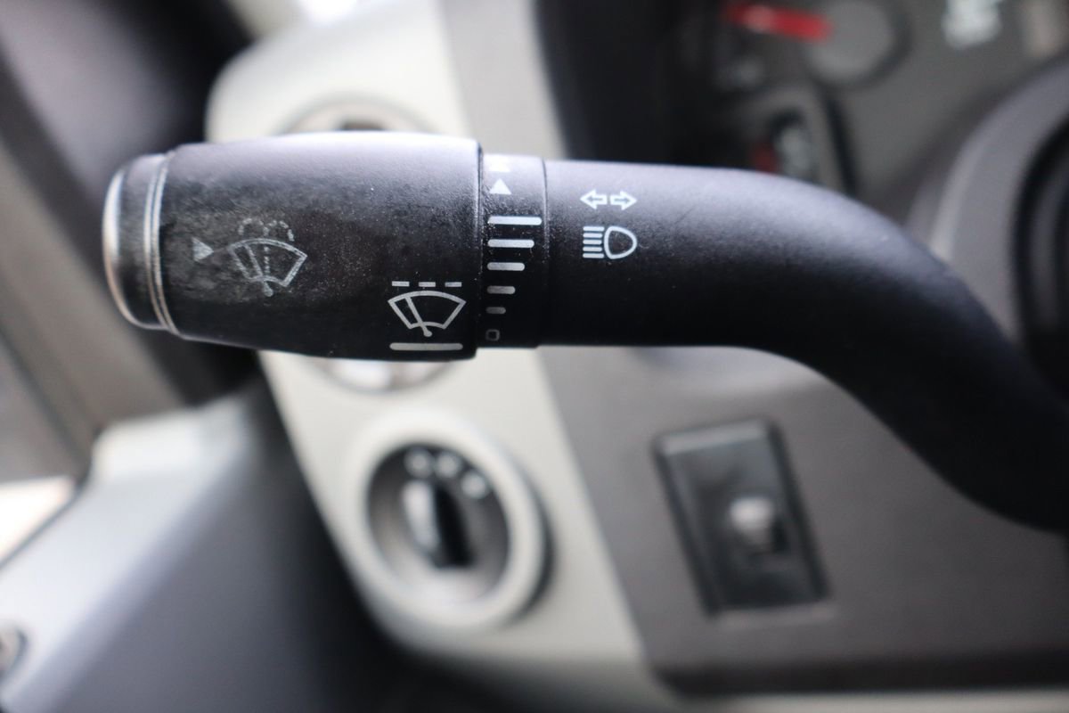 Used 2009 Ford E-350 and Econoline 350 XLT image 30