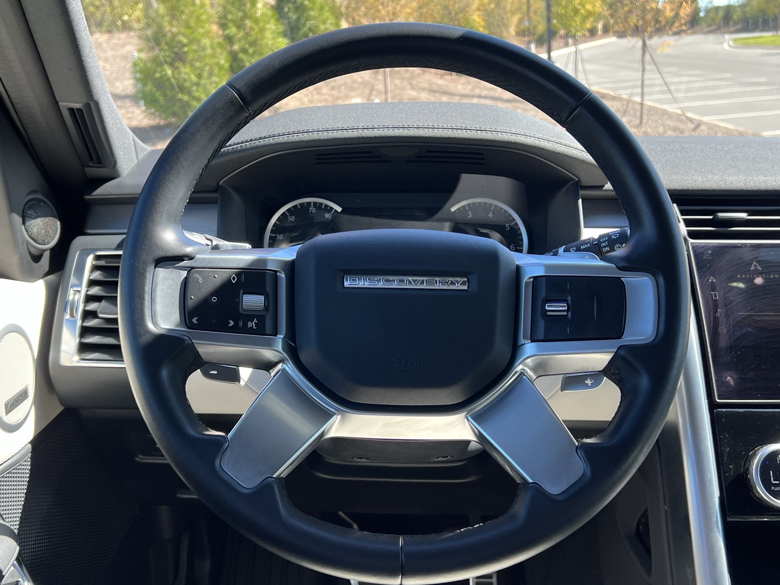 Used 2023 Land Rover Discovery S R-Dynamic AWD/4WD image 17